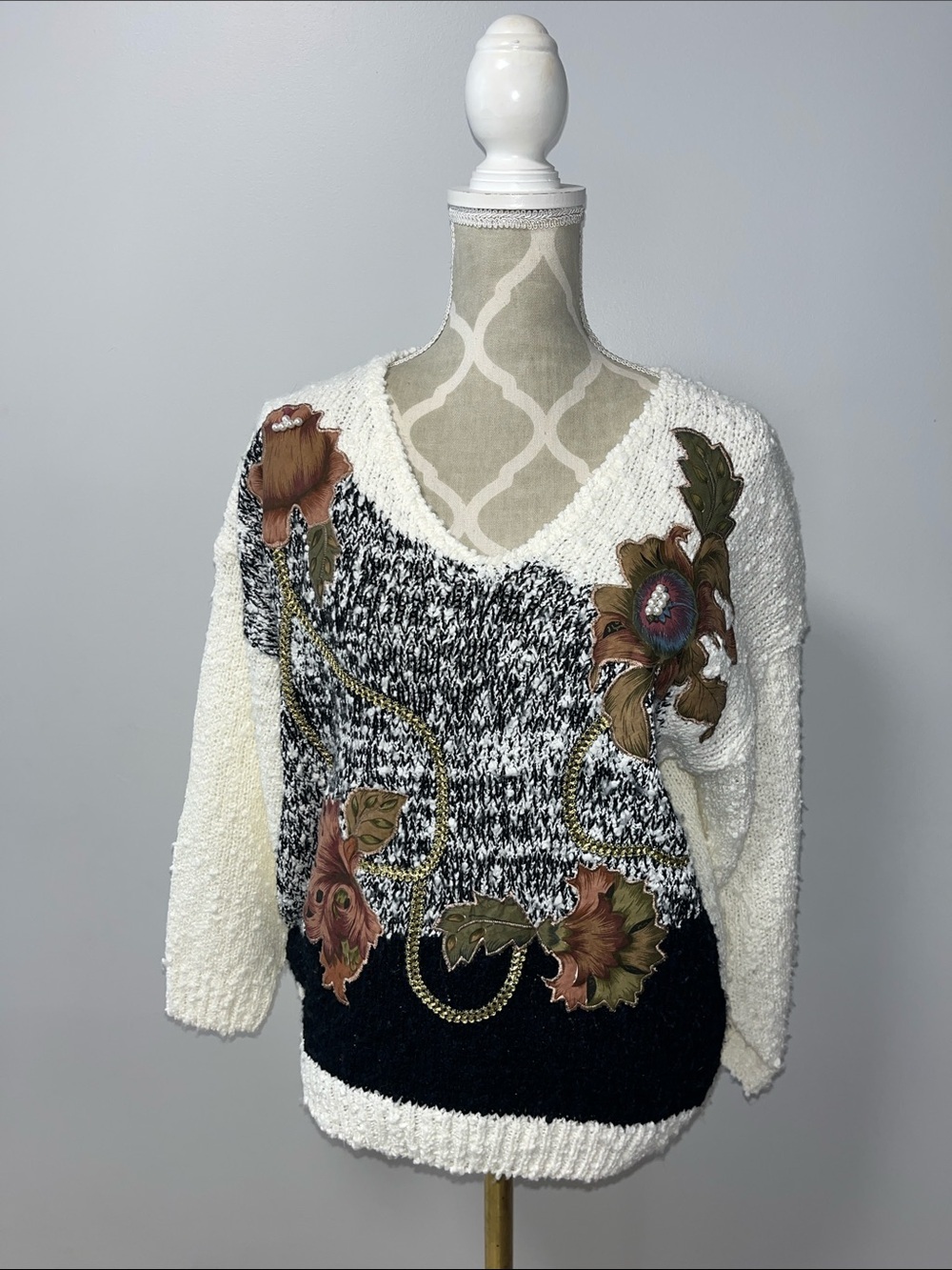 Fairset Vintage Floral Knit Sweater – Made in Korea (Medium)